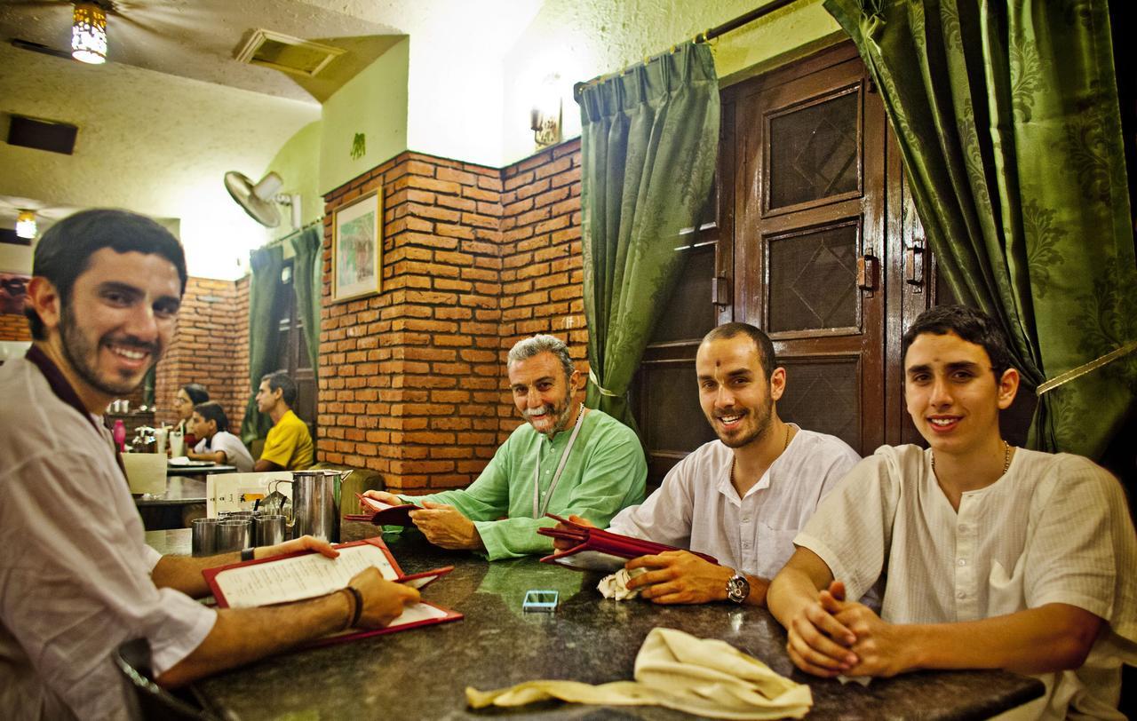 Mvt酒店及餐厅 Vrindāvan 外观 照片