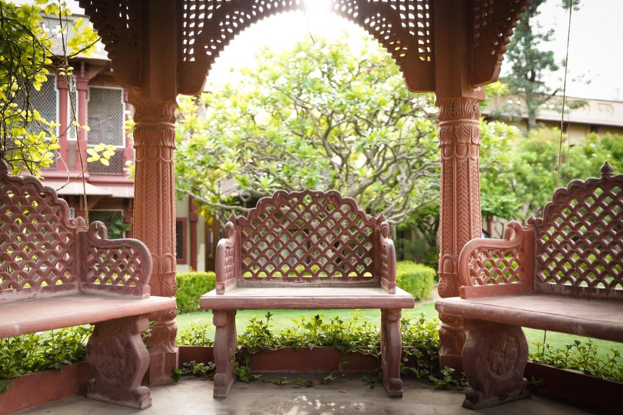 Mvt酒店及餐厅 Vrindāvan 外观 照片
